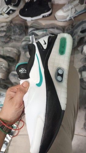 AU10 MAX