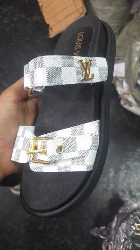 (LOUIS VUITTON) CHANCLA BROCHE