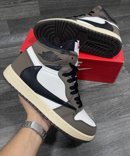 RETRO 1 TRAVIS H