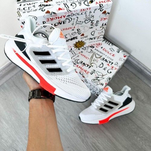ULTRA BOOST D
